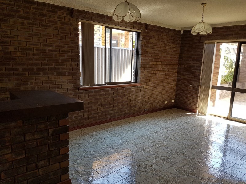 9 kookaburra st, Stirling WA 6021