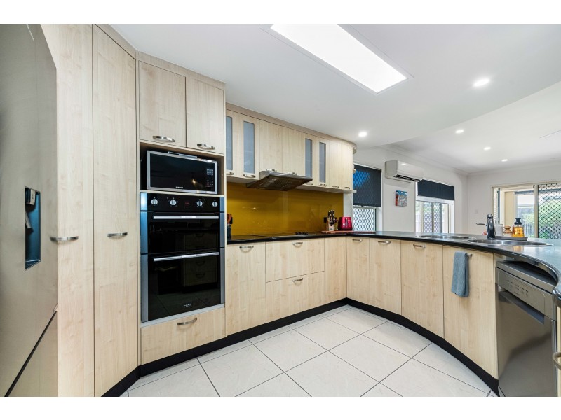 31 Victor Avenue, Glenella QLD 4740