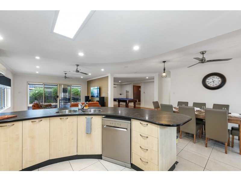 31 Victor Avenue, Glenella QLD 4740