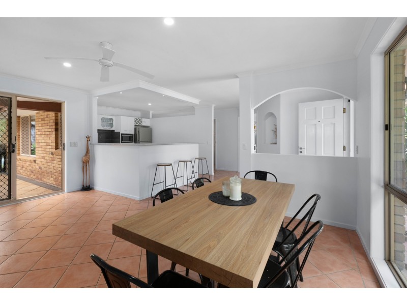 27 Montgomery Drive, Wellington Point QLD 4160