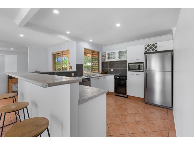 27 Montgomery Drive, Wellington Point QLD 4160
