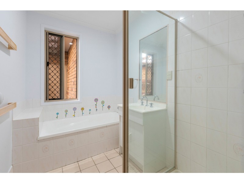 27 Montgomery Drive, Wellington Point QLD 4160