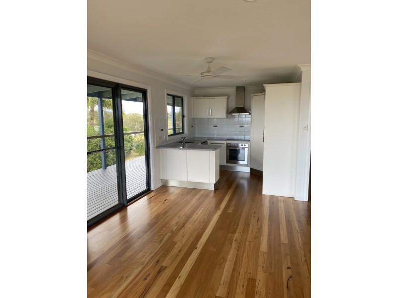 12 Wallaroo Street, Coomba Park NSW 2428