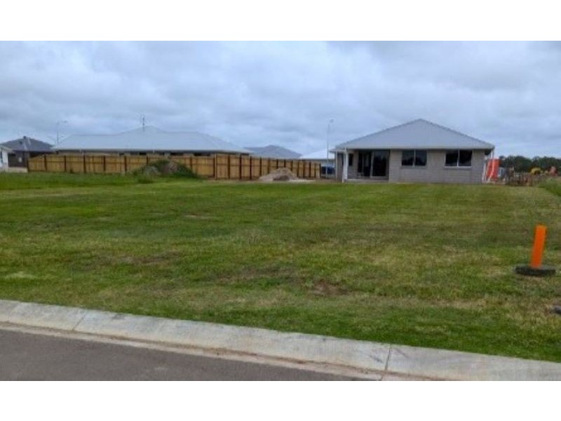 4 EASTMINISTER STREET, Eli Waters QLD 4655