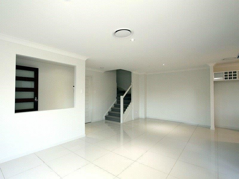 4/7 Kenny Close, Forest Lake QLD 4078