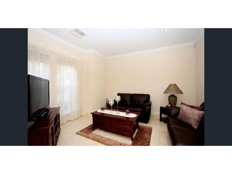 2/2 Lawrence Avenue, Dernancourt SA 5075