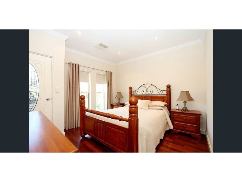 2/2 Lawrence Avenue, Dernancourt SA 5075