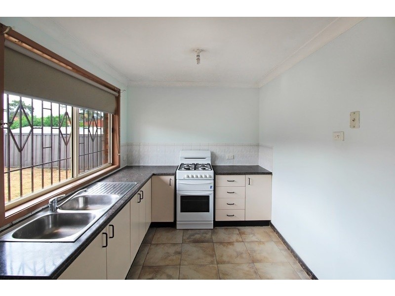 5 Goshawk Place, Green Valley NSW 2168