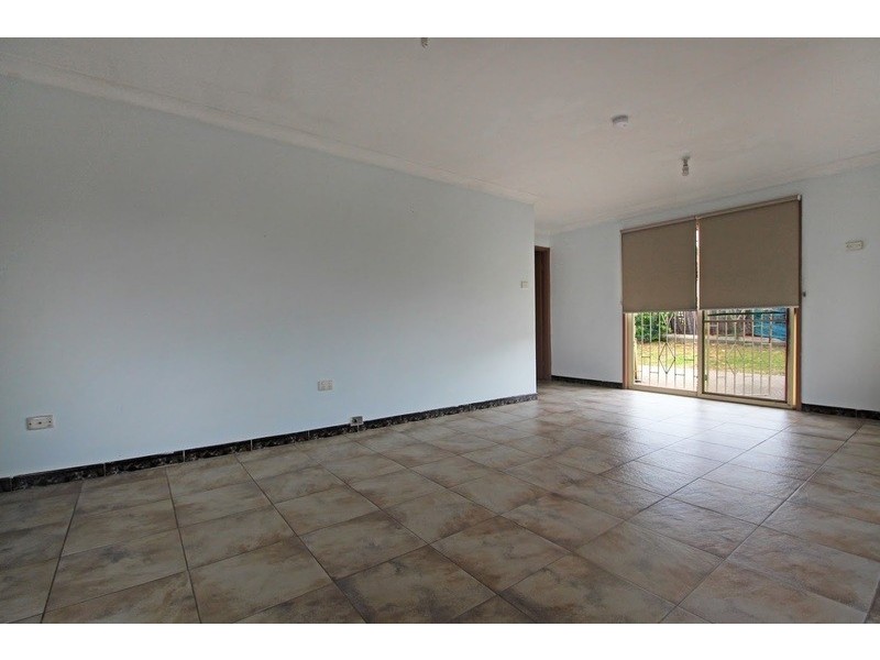 5 Goshawk Place, Green Valley NSW 2168