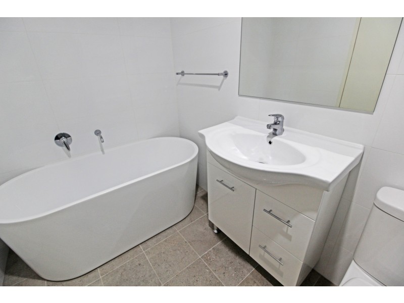 17/5 Drinkwater Lane, Edmondson Park NSW 2174