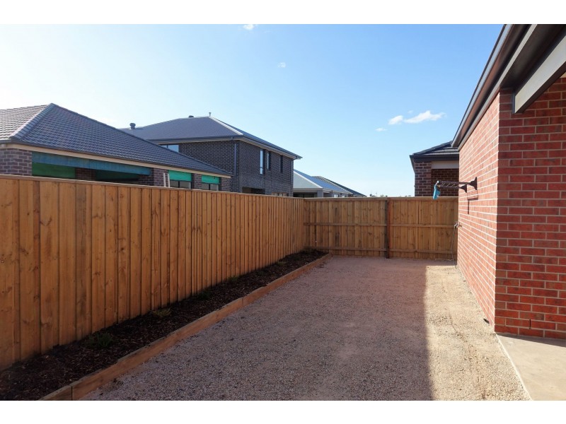9 Ormiston Crescent, Werribee VIC 3030
