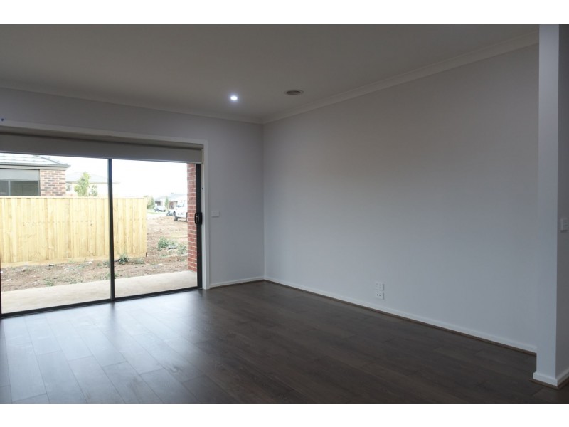 9 Ormiston Crescent, Werribee VIC 3030