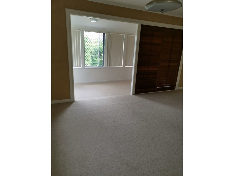 4 Stephenson Street, Oxley QLD 4075