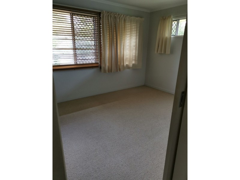 4 Stephenson Street, Oxley QLD 4075