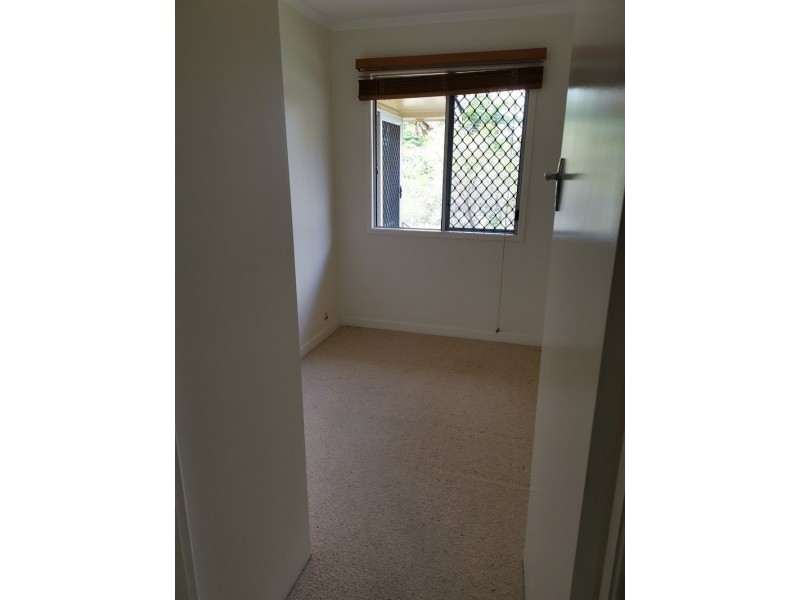 4 Stephenson Street, Oxley QLD 4075