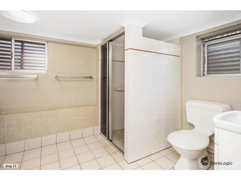 4 Stephenson Street, Oxley QLD 4075