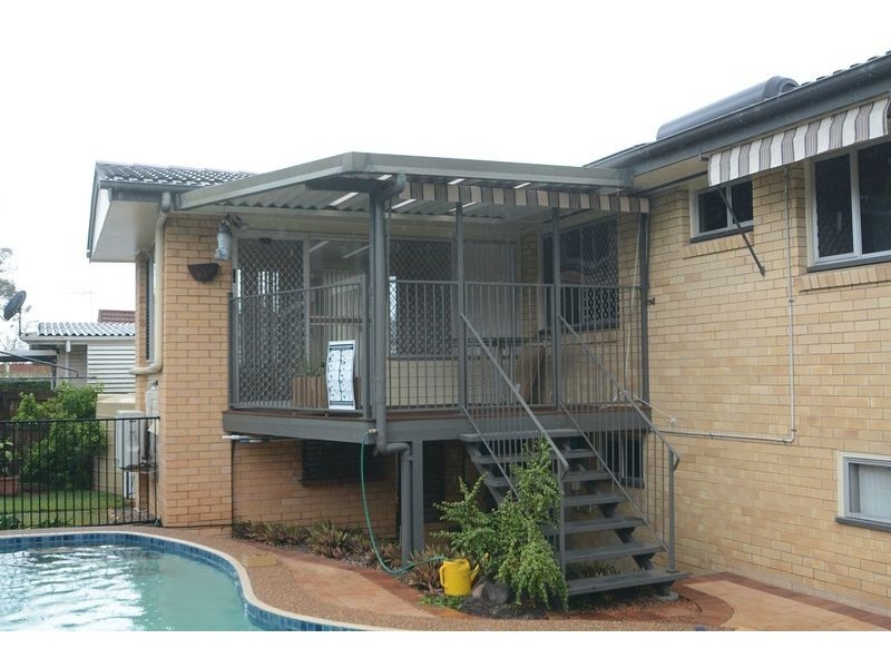 4 Stephenson Street, Oxley QLD 4075