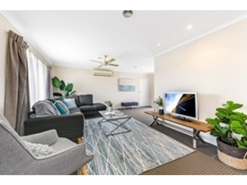 6 Rocklea Crescent, Skye VIC 3977