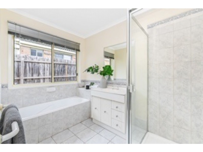 6 Rocklea Crescent, Skye VIC 3977