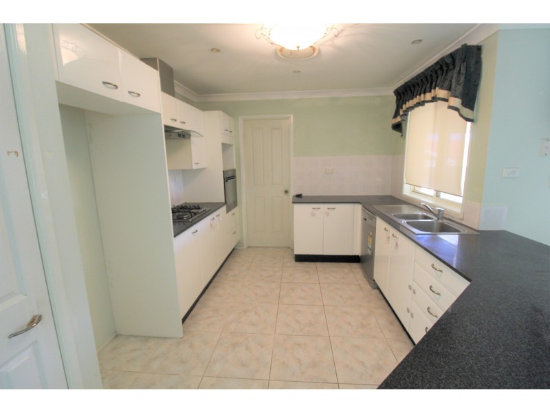 16 Lambe Street, West Hoxton NSW 2171