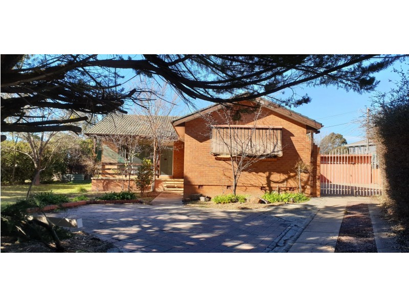 1 Eggleston Crescent, Chifley ACT 2606