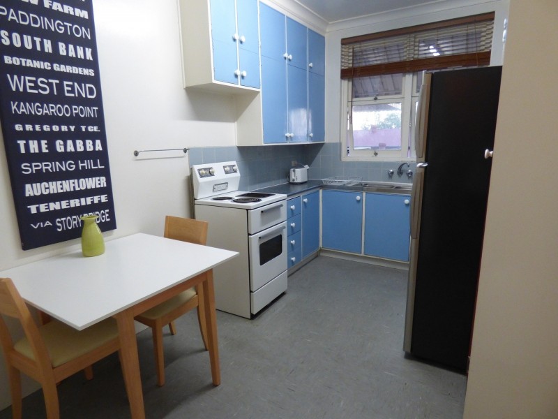 2/16 Dovercourt Road, Toowong QLD 4066