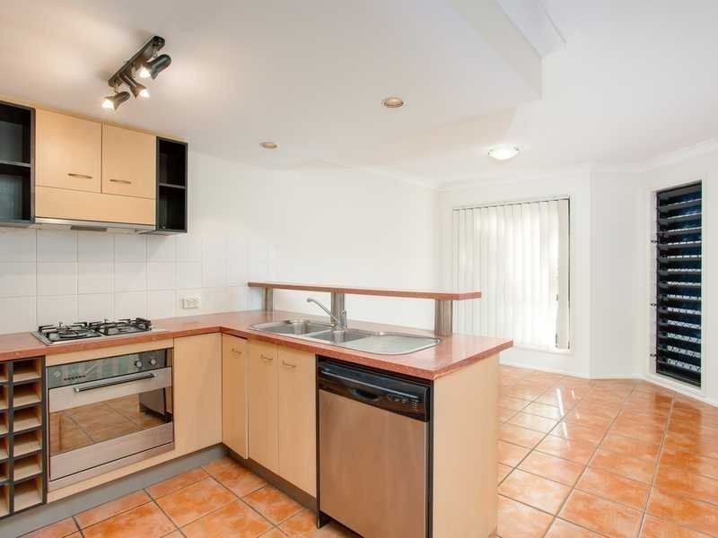 3/4 Cowlishaw Street, Newstead QLD 4006