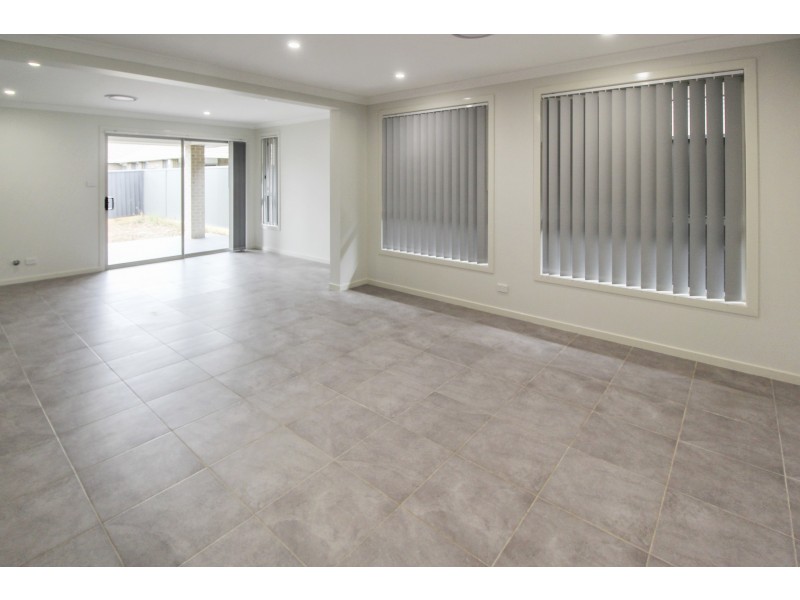 9 Richmond Road, Oran Park NSW 2570