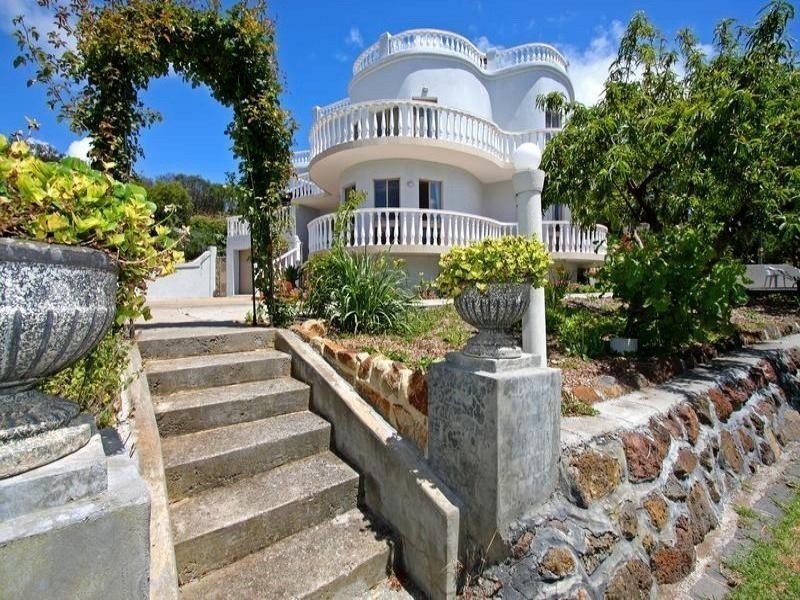 15 Allan Street, Blairgowrie VIC 3942