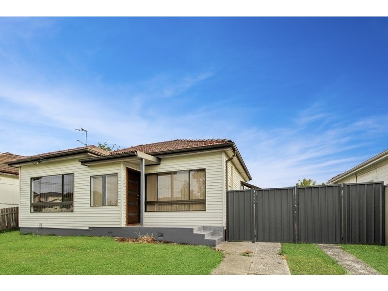 44 Fitzpatrick Crescent, Casula NSW 2170