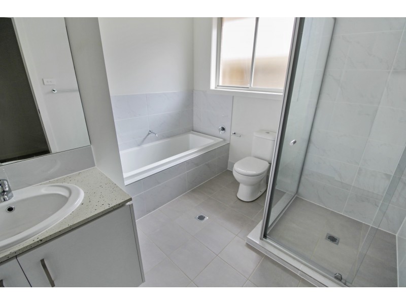 9 Richmond Road, Oran Park NSW 2570