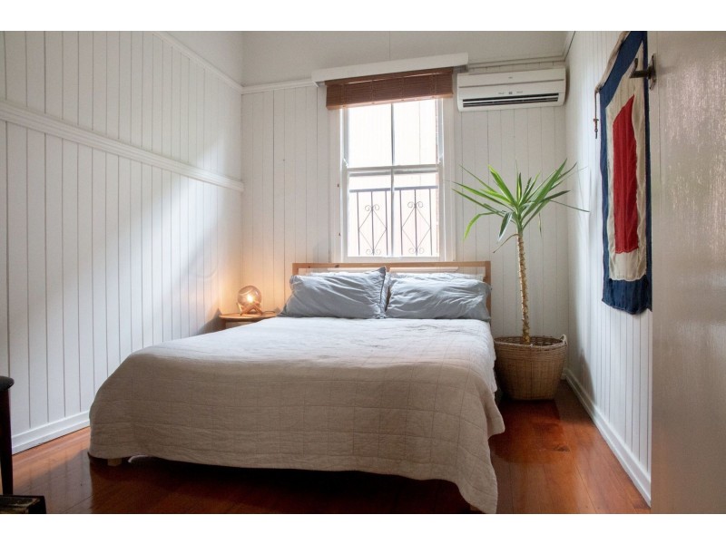 15 Geelong Street, East Brisbane QLD 4169