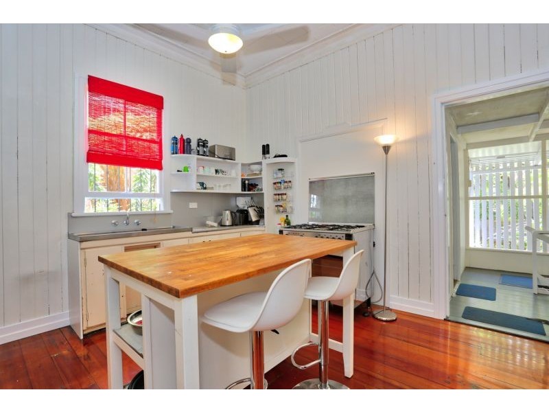 15 Geelong Street, East Brisbane QLD 4169