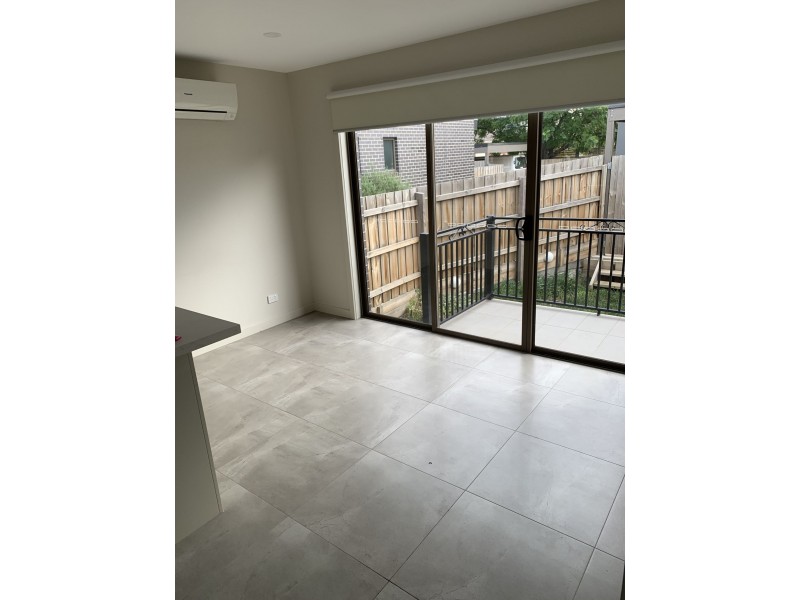 3/67 Carinish Road, Clayton VIC 3168
