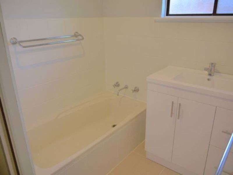 27 Blue Waters Parade, Tascott NSW 2250