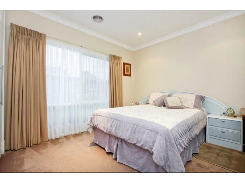 2B Tainton Road, Burwood East VIC 3151