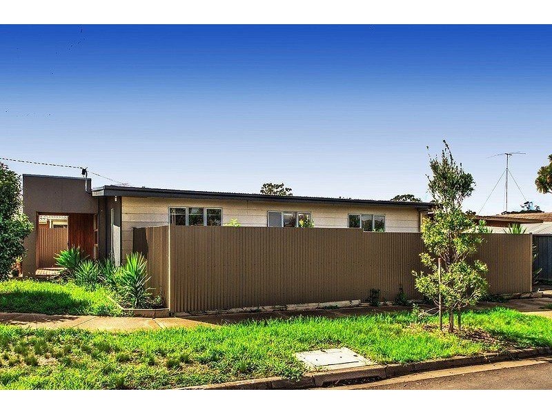 4 Leonid Drive, Rockbank VIC 3335