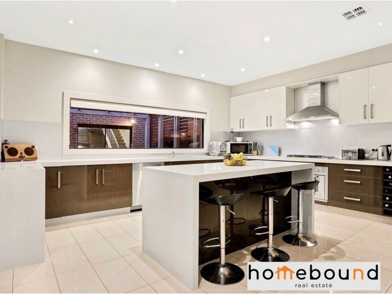 39 The Esplanade, Caroline Springs VIC 3023