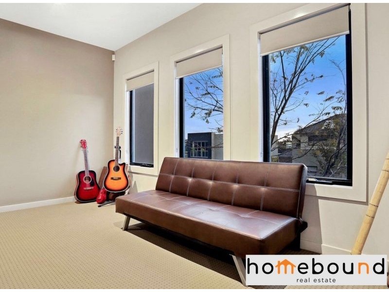 39 The Esplanade, Caroline Springs VIC 3023