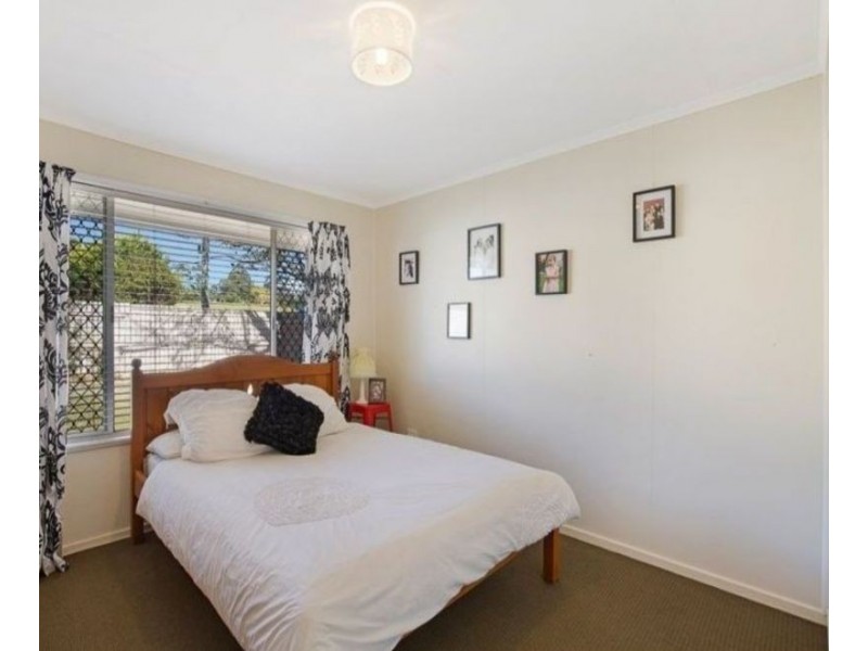 7 Lindgren Street, Centenary Heights QLD 4350