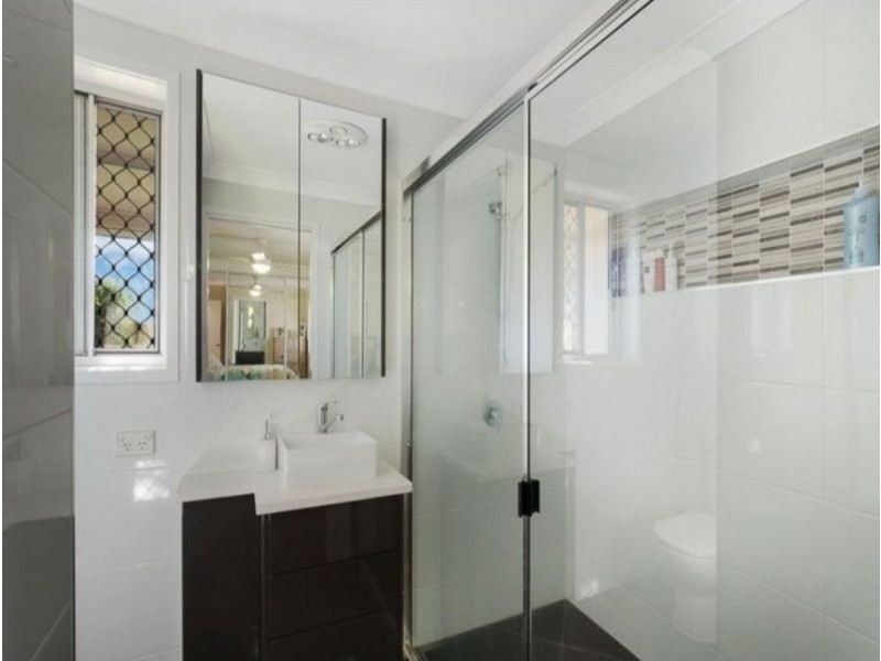 7 Lindgren Street, Centenary Heights QLD 4350