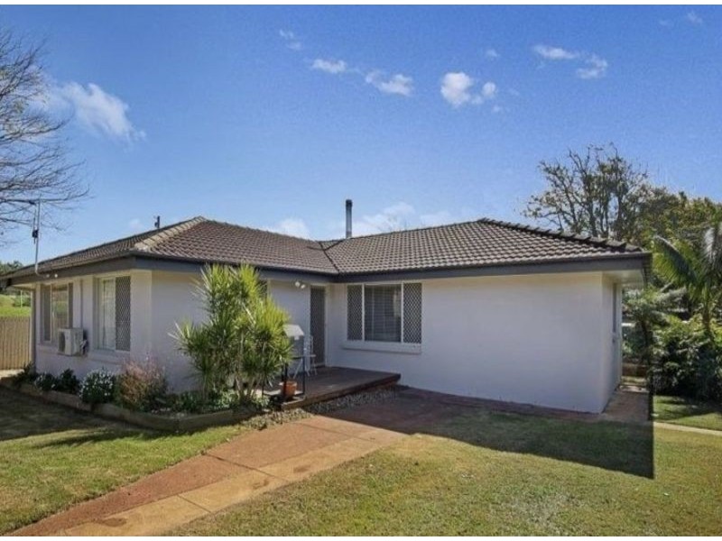 7 Lindgren Street, Centenary Heights QLD 4350