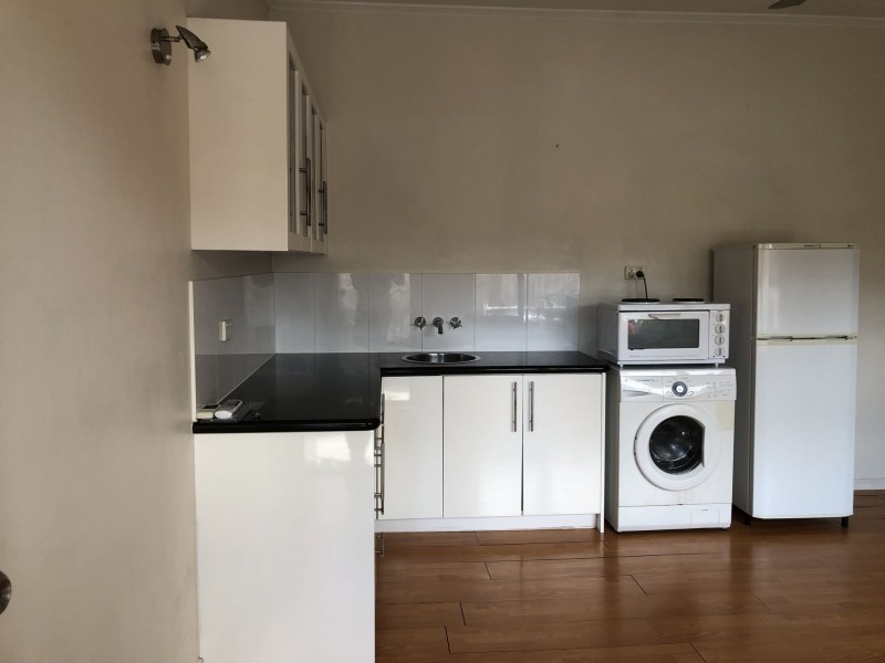 2/39 Darrambal Street, Surfers Paradise QLD 4217