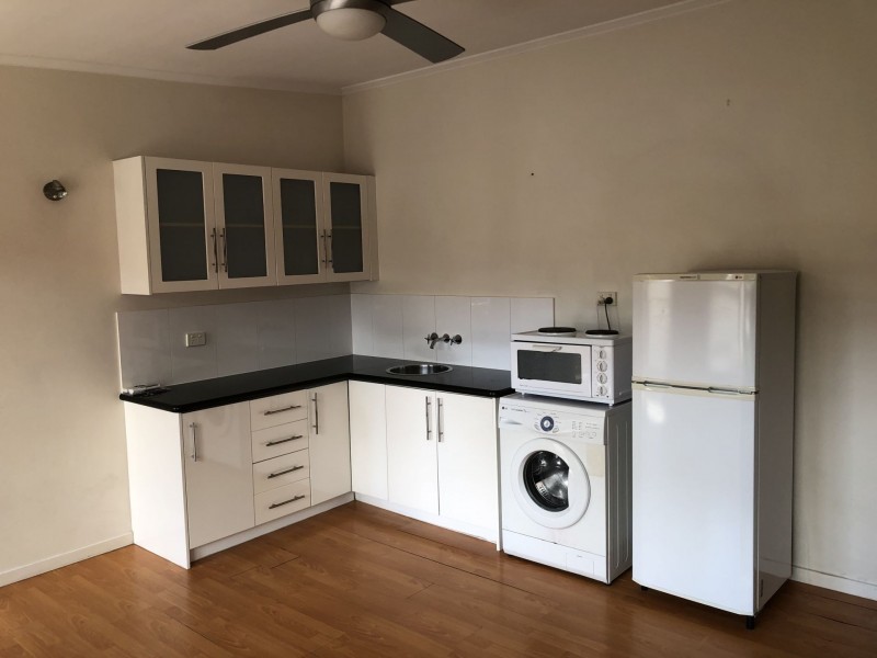 2/39 Darrambal Street, Surfers Paradise QLD 4217