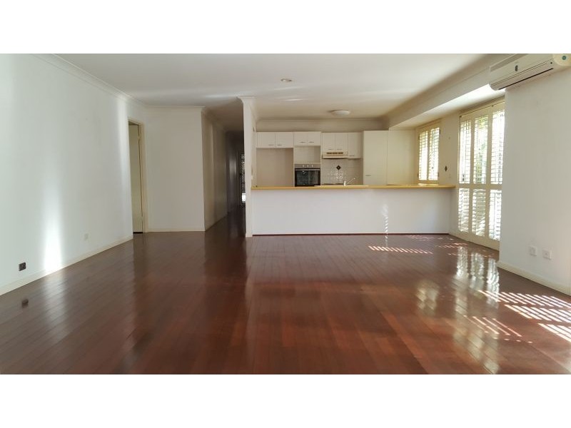 14 Saint Lucia Court, Varsity Lakes QLD 4227