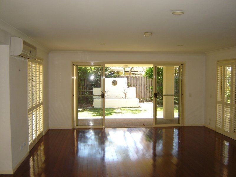 14 Saint Lucia Court, Varsity Lakes QLD 4227