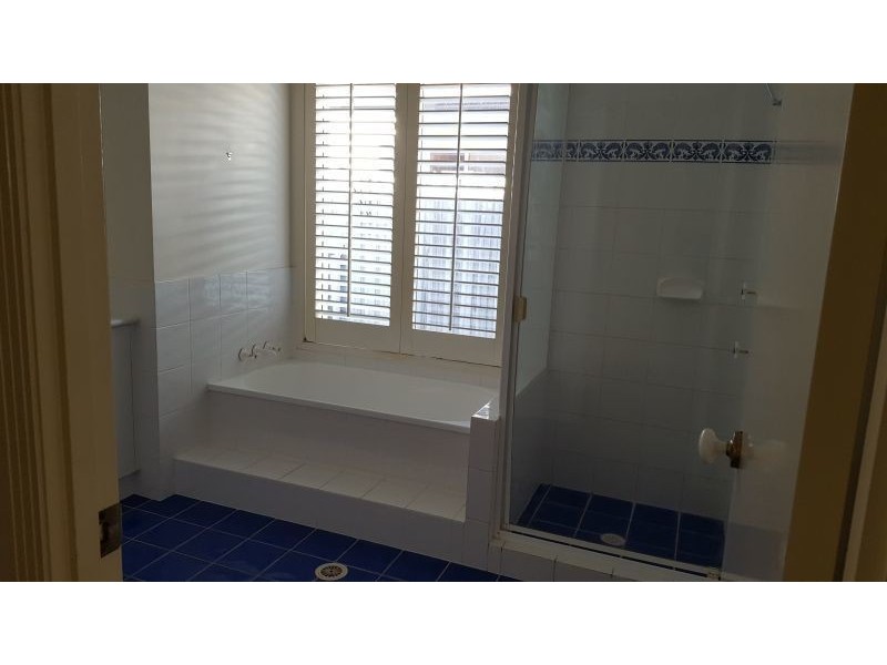 14 Saint Lucia Court, Varsity Lakes QLD 4227