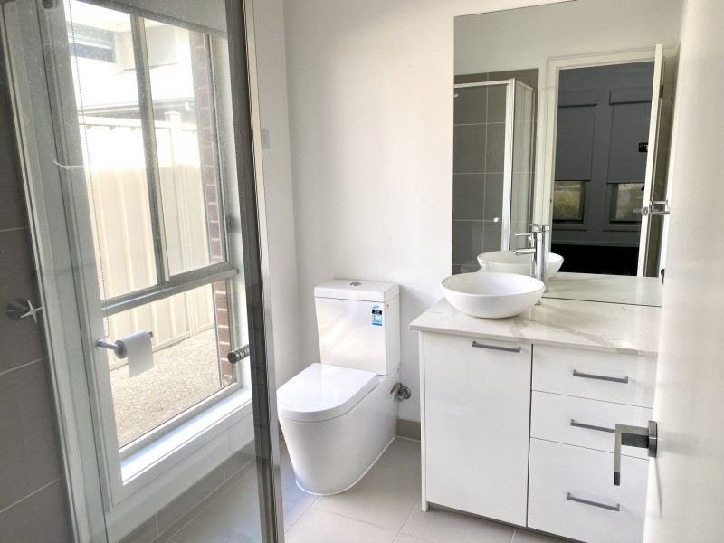 29 Etheridge Rise, Caroline Springs VIC 3023