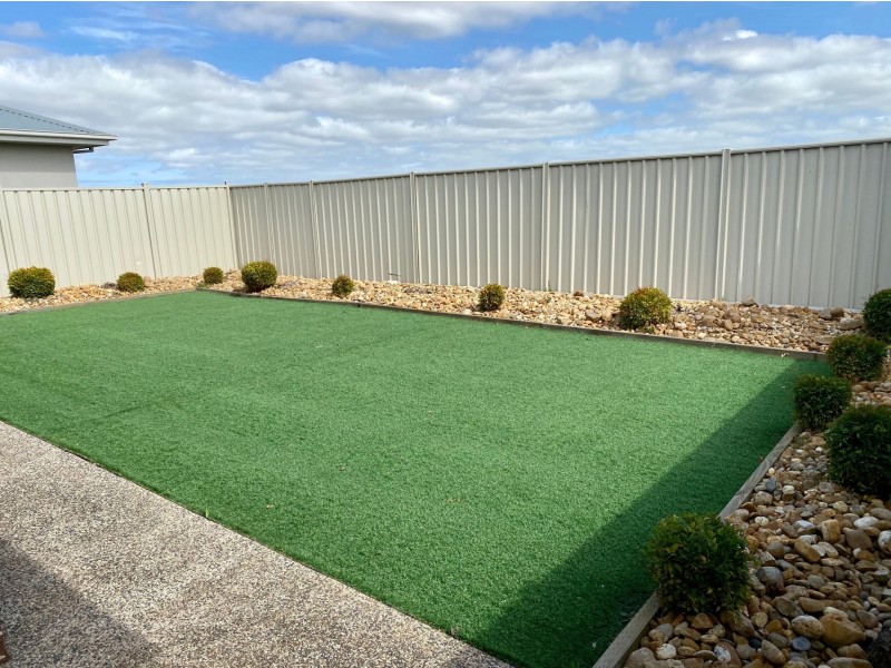 29 Etheridge Rise, Caroline Springs VIC 3023