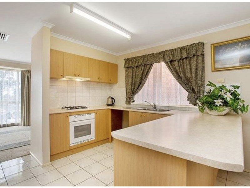 10 Whitmore Place, Hillside VIC 3037